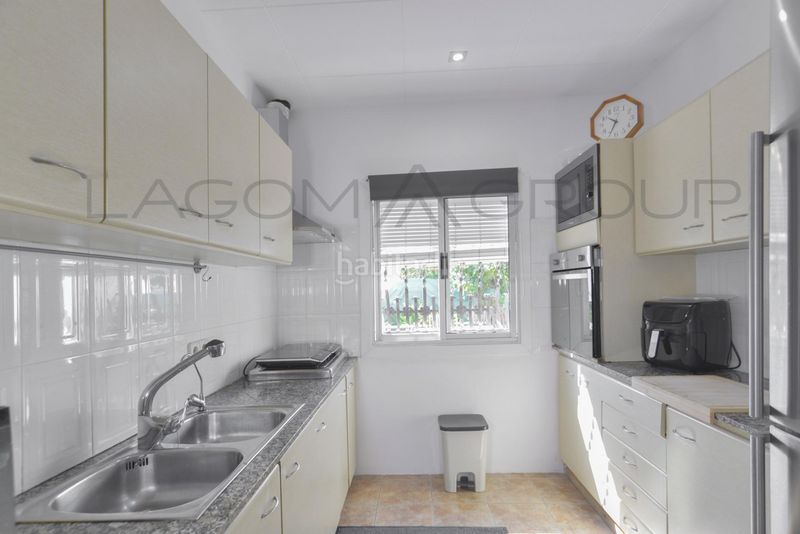 Foto b90b43dc-267d-426b-b0bb-7faa668802d9. Casa amb aparcament a Torrent Ballester Viladecans
