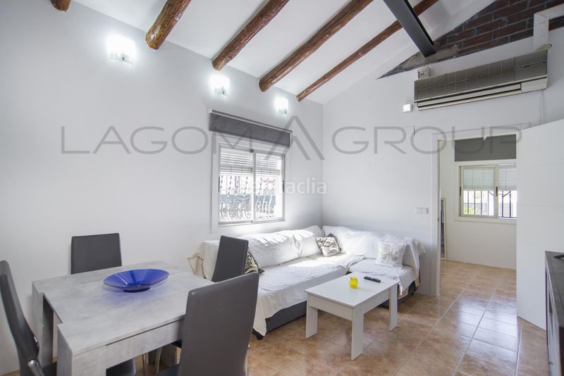 Foto cda07fa5-599a-49ba-83ee-bd65d9de9ffe. Casa amb aparcament a Torrent Ballester Viladecans