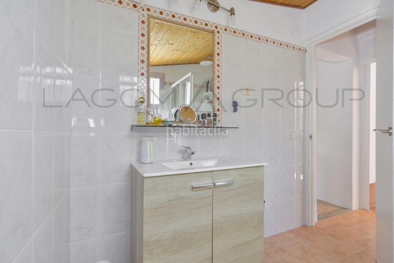 Foto cfa25840-6c36-4225-897e-59c4ca003379. Casa amb aparcament a Torrent Ballester Viladecans