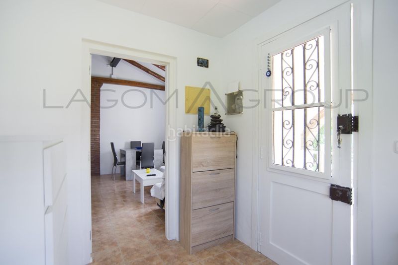 Foto d29c4903-cee2-4d87-8ae5-622693a4a833. Casa amb aparcament a Torrent Ballester Viladecans