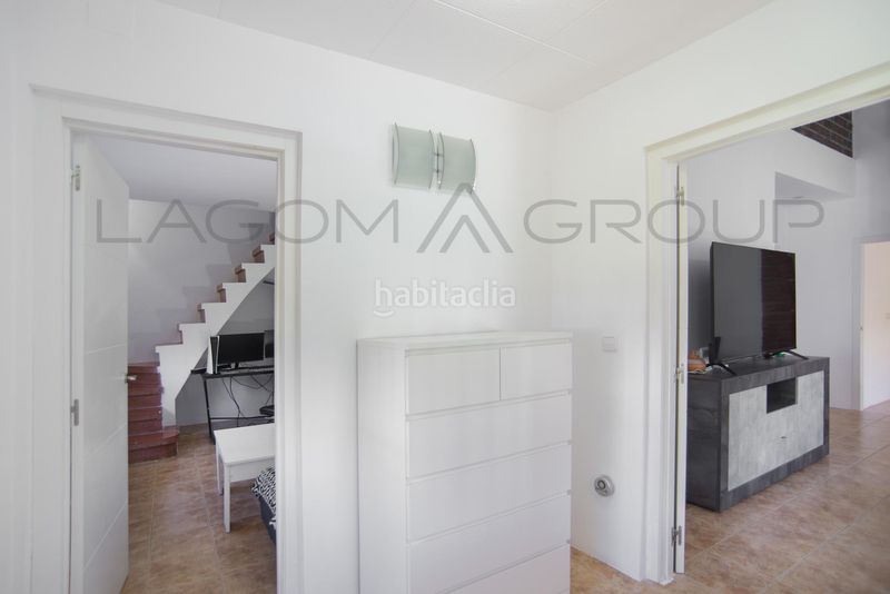 Foto ec478044-f720-4301-bb62-e523754b2e38. Casa amb aparcament a Torrent Ballester Viladecans