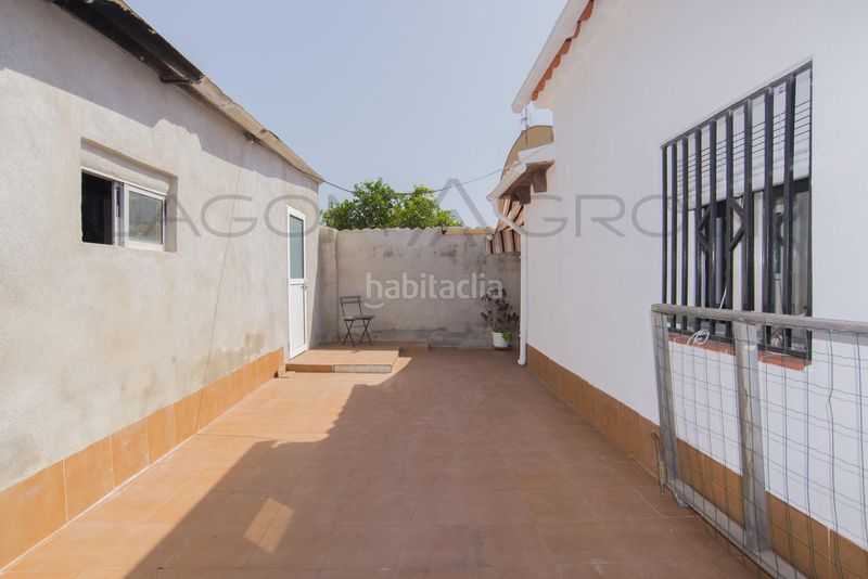 Foto f738cff6-0915-4f3c-953e-09f1318294b6. Casa amb aparcament a Torrent Ballester Viladecans