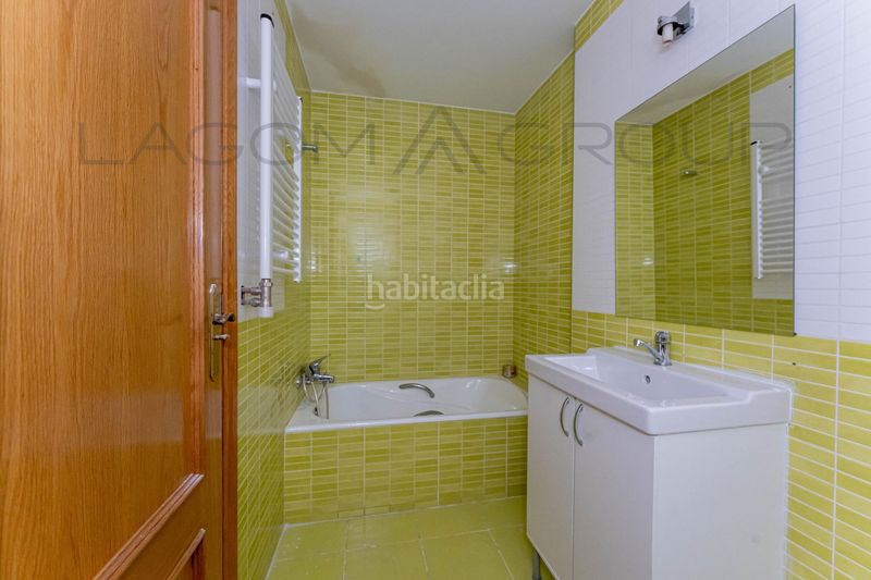 Foto 434b72c0-b2fe-4cbc-ab4b-06b0338c0b53. Pis amb calefacció aparcament a Torrent Ballester Viladecans