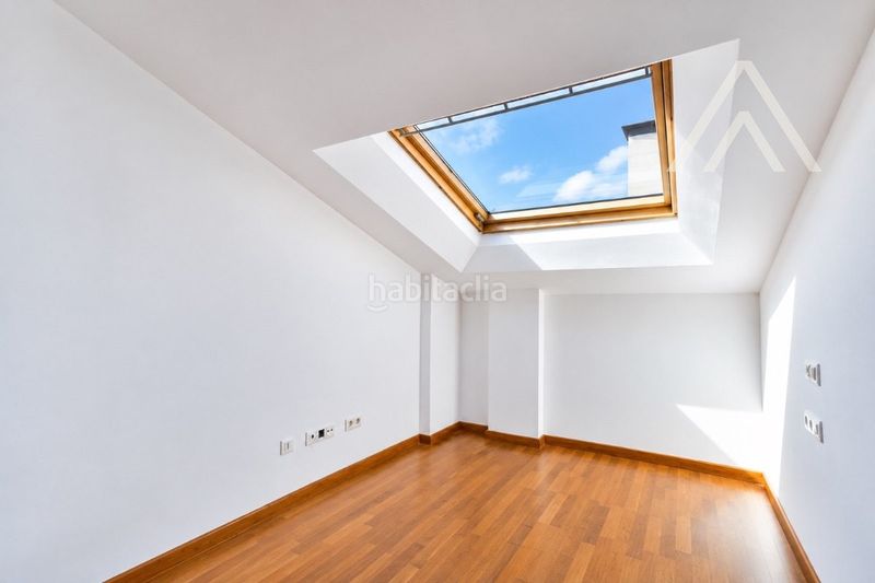 Foto 1131d1e5-9e76-4944-aeb8-e9559914d854. Duplex con riscaldamento in Creu Alta Sabadell
