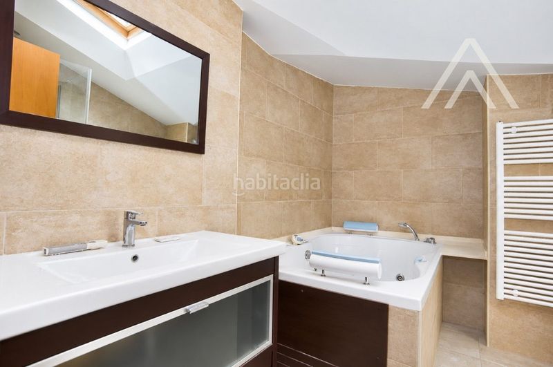 Foto 530e6ff4-26ec-458f-af1b-b4accbb3d291. Duplex con riscaldamento in Creu Alta Sabadell