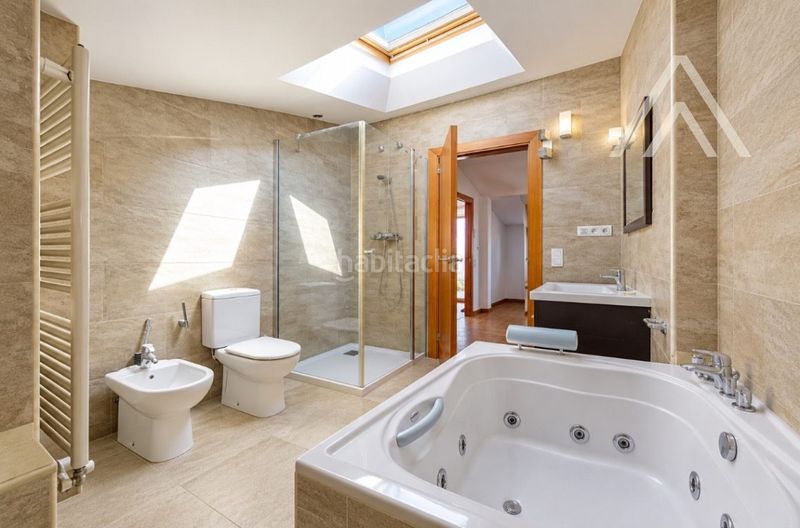 Foto 73b4b0cb-8d9b-4aef-a802-8702023838e7. Duplex con riscaldamento in Creu Alta Sabadell