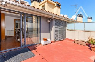 Dúplex a Creu Alta. Espectacular ático dúplex esquinero con terraza y domótica en la