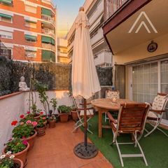 Pis  Carrer de l'alzina. Vivienda 3 habitaciones, ascensor, terraza a nivel