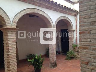 Casa  Pz de la vila. Casa rstica en navata