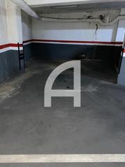 Alquiler Parking coche  Gran via de carles iii. Plaza de aparcamiento grande