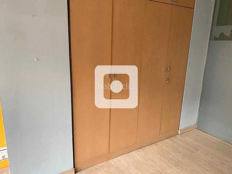 Foto 49ff39f4-ed07-4cd0-be1a-ea5f41d686af. Alquiler local comercial local frente a la estación del bus con salida a dos calles en Granollers