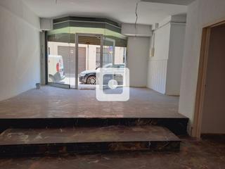Rent Business premise  Cl lluis castells. Local en zona muy comercial