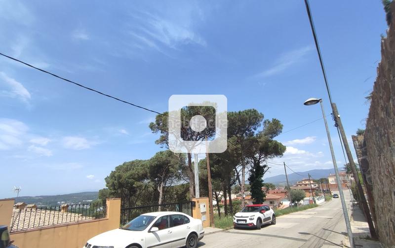 Foto 595649f5-094e-46ef-8a7b-9e81a42e41b3. Terreny residencial a Llinars del Vallès