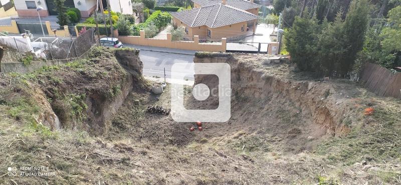 Foto beca4339-f4e2-4ffd-8bd0-88e855cdbafe. Terreny residencial a Llinars del Vallès