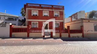 Edificio  Espanya. Casa en venta a reformar en parets del valles