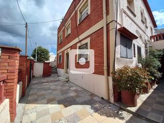 Xalet  Espanya. Casa en venta a reformar en parets del valles
