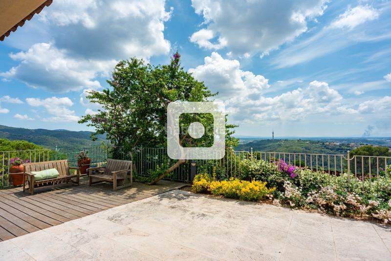 Foto 55427473-ca18-4b89-a18c-bec8965465be. Chalet con riscaldamento piscina in Montjuïc Girona