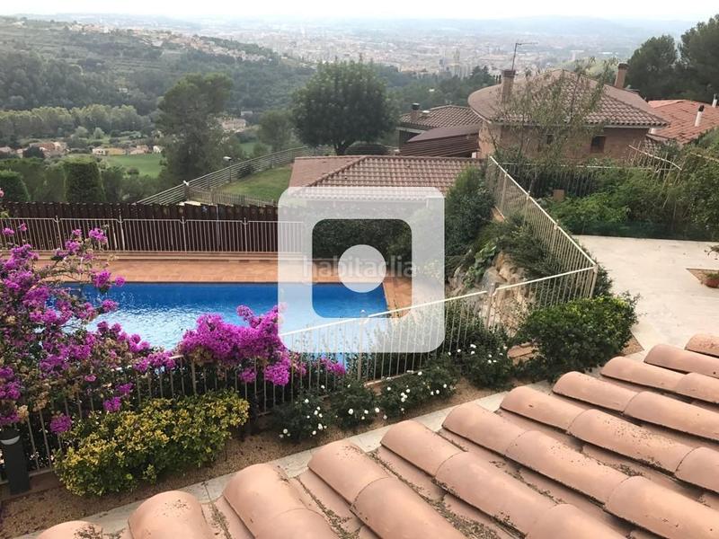 Foto 7639305d-5f0f-4106-96ae-90745368d158. Chalet con riscaldamento piscina in Montjuïc Girona