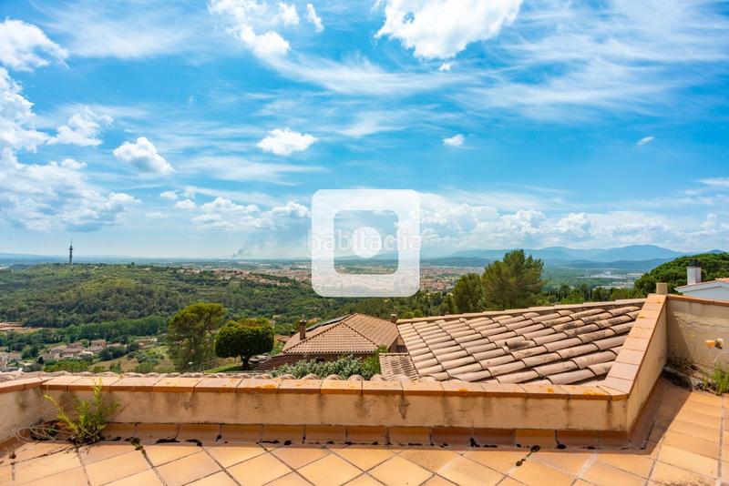 Foto 795ff33d-ad4d-4e41-bdeb-194e02393a39. Chalet con riscaldamento piscina in Montjuïc Girona