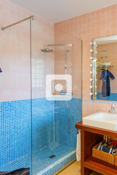 Foto a661a1d4-ee75-4491-9d57-a8e3e89fcbb8. Chalet con riscaldamento piscina in Montjuïc Girona