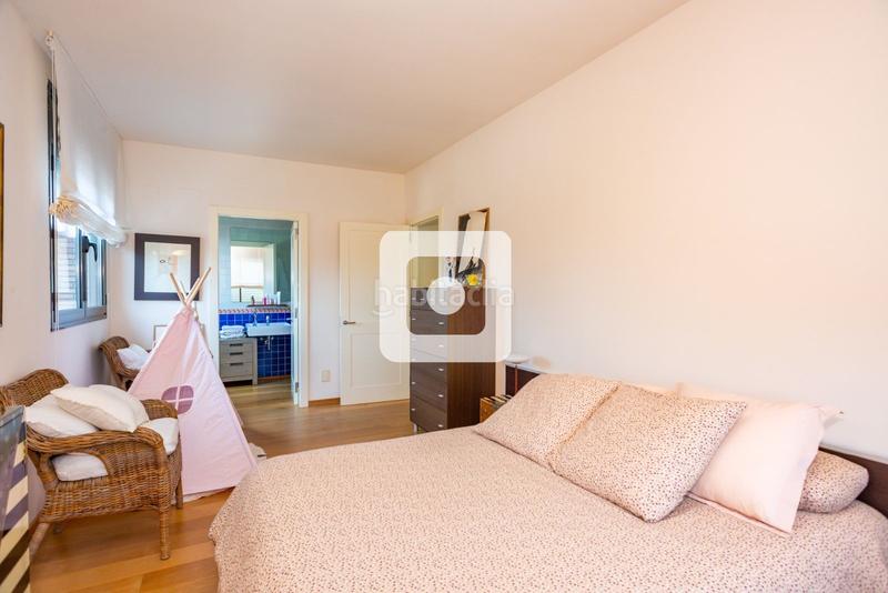 Foto bca305f8-6e59-446f-8829-4b69c954dab6. Chalet con riscaldamento piscina in Montjuïc Girona