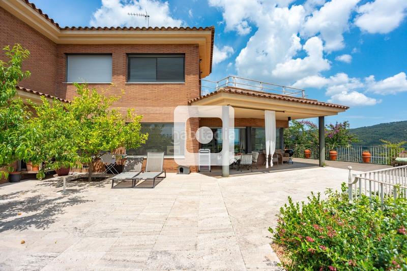 Foto df00ea4f-dc55-40e8-8434-1b0b2f1a46a0. Chalet con riscaldamento piscina in Montjuïc Girona