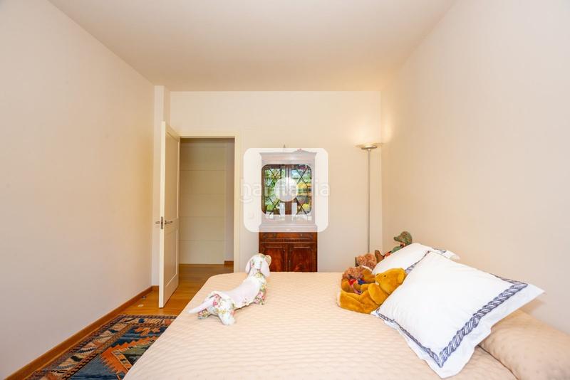 Foto ebb650cb-d0ed-40ee-b850-09fe35febe73. Chalet con riscaldamento piscina in Montjuïc Girona