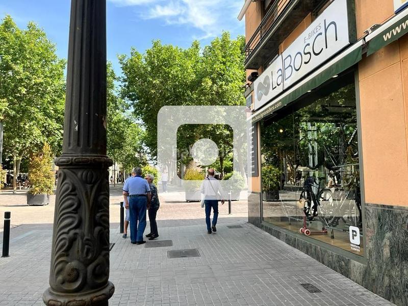 Foto 50839fa6-bbb6-476b-a96c-438b2a4b4417. Local commercial dans Centre Granollers