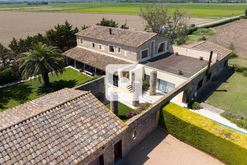 Foto 25b33214-9b96-4471-a71f-d34cb5c32458. Affitto casale con parcheggio piscina in El Mas Pinell Estartit