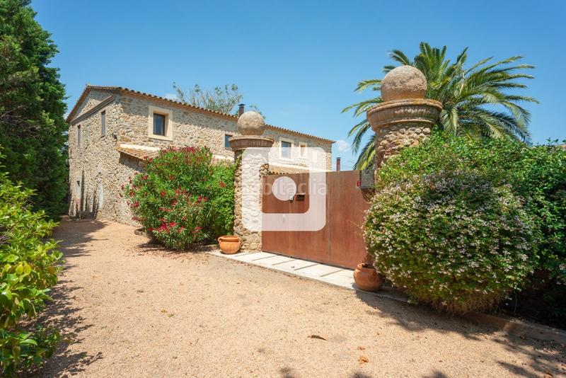 Foto 84b2878a-40e1-484d-b9e2-9dd331ce43da. Rent country house with parking pool in El Mas Pinell Estartit