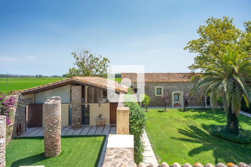 Foto 84beeca2-547b-43cf-ac4c-1eb4078b12ec. Rent country house with parking pool in El Mas Pinell Estartit