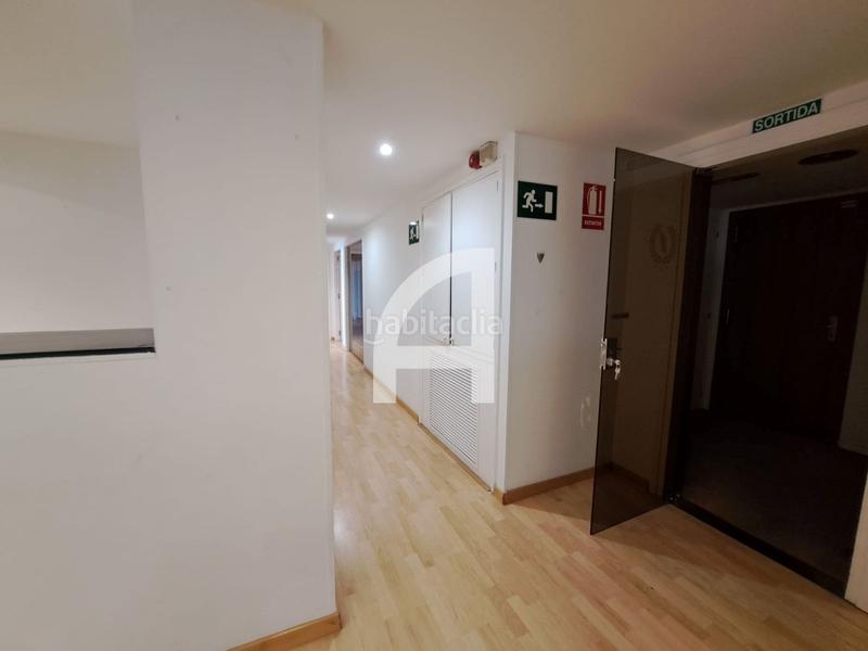 Foto 0e526888-f054-4e8c-9d9d-8723832aa5ae. Miete büro mit heizung in Molins de Rei