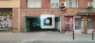 Aparcament cotxe  Carrer d'alfons xii. Plaza de aparcamiento  para coche mediano y moto