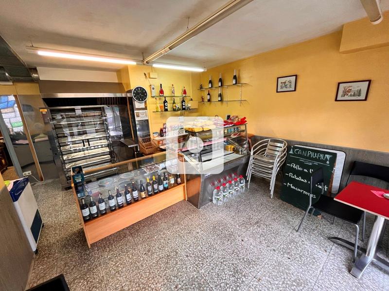 Foto 28188596-8e95-48ea-8bc7-66bf5e6ad1f6. Local comercial rotiseriachurreriacomida para llevar en plena activad en Sant Pere de Vilamajor