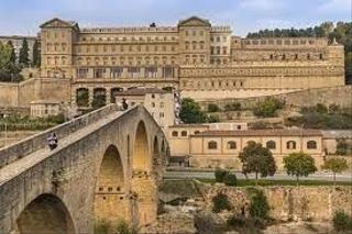 Edifici  Muralla del carme. Edificio a reformar en el centro de manresa