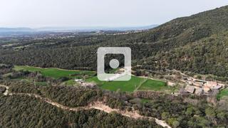 Chalet  Can pairana. Masia para reconstruir integramente con 16 hectareas de terreno