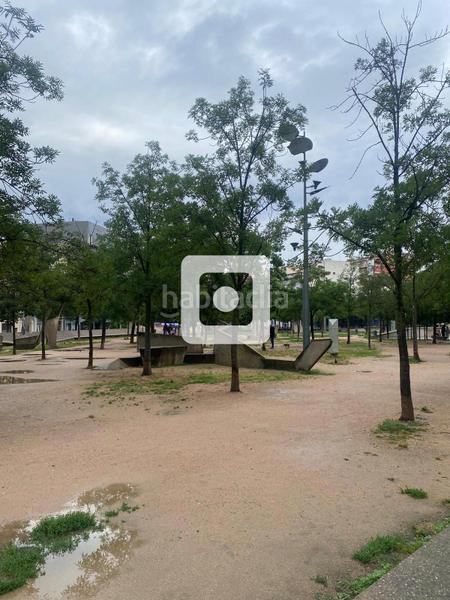 Foto 25665f2a-e148-4ac6-b0d0-242f7eb55ec3. Alquiler local comercial amplio local comercial en aquiler en Girona