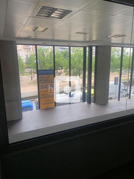 Foto 5b1f7207-7513-48ad-931c-97d6d0476e4f. Alquiler local comercial amplio local comercial en aquiler en Girona