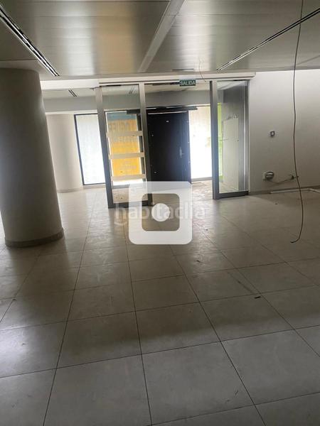 Foto f5f9a2be-b42c-46b6-a8a7-8595c7543852. Alquiler local comercial amplio local comercial en aquiler en Girona