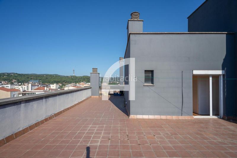 Foto 082b4730-5342-4bf1-ad31-df895865e8ec. Àtic a Eixample Nord Girona