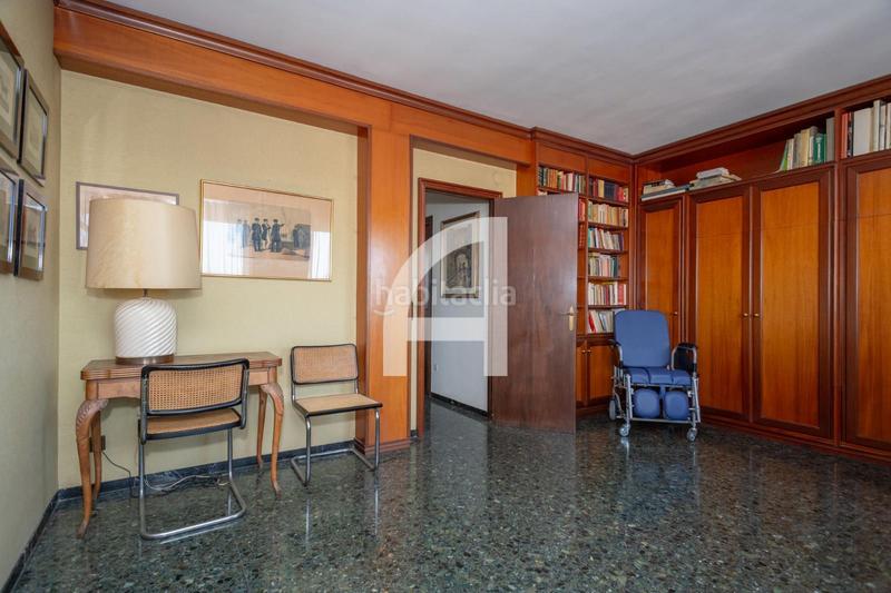 Foto fe7a16fe-feb1-4766-8406-d86bda40d8d8. Àtic a Eixample Nord Girona
