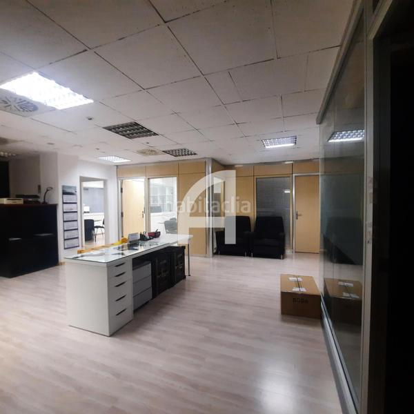 Foto 17fbc93d-9622-43a4-a415-017fad91cadf. Oficina amb calefacció a Sant Gervasi - Galvany Barcelona