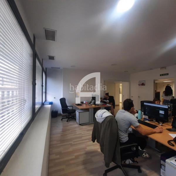 Foto 1b8a2bc6-3021-4880-9920-f227bb449f47. Oficina amb calefacció a Sant Gervasi - Galvany Barcelona