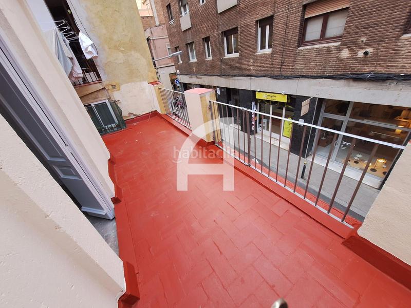 Foto 0a19f40f-7d53-4469-a08c-1f1d6a533580. Alquiler local comercial amplio local en pleno centro del barri de gracia en Barcelona