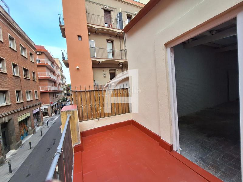 Foto 6190a67e-6c6c-4e40-95eb-c390d50fafcf. Alquiler local comercial amplio local en pleno centro del barri de gracia en Barcelona