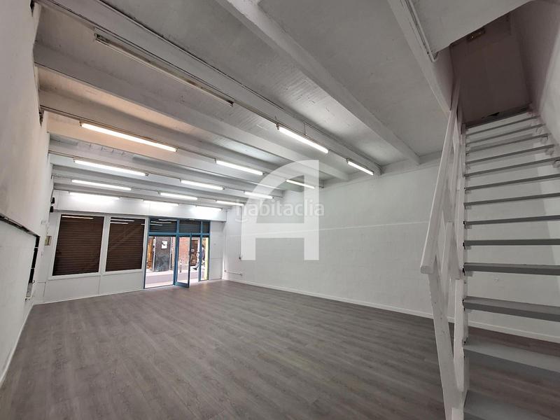 Foto ca8f52f9-fd26-4615-a844-cd2388621db4. Lloguer local comercial a Vila de Gràcia Barcelona
