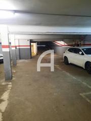 Rent Car parking  Bertran. Plaza de parking para coche medianopequeño