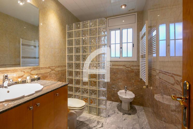 Foto 4ec0b608-afd1-47cf-b43b-a613fa2b3c79. Chalet espectacular casa en la zona mas exclusiva de la vila en Molins de Rei