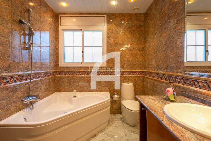 Foto 5a70f41d-306f-4f3a-80ed-c2e213765686. Chalet espectacular casa en la zona mas exclusiva de la vila en Molins de Rei