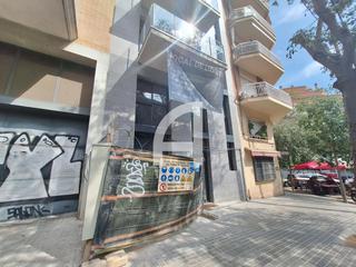 Location Local commercial  Carrer sant quinti. Local de obra nueva frente al hospital de sant pau